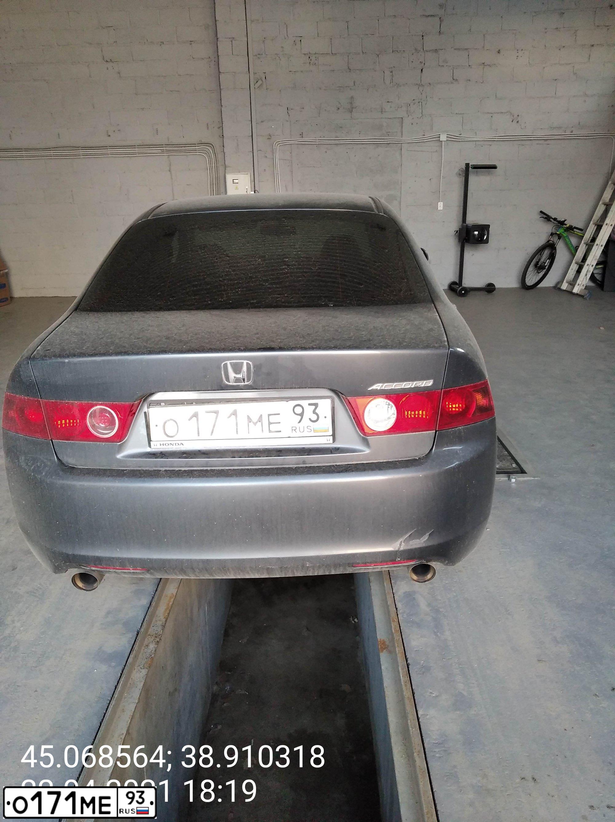 Фото автомобиля HONDA ACCORD, 2003 — госномер О171МЕ93. Цвет: СЕРЫЙ