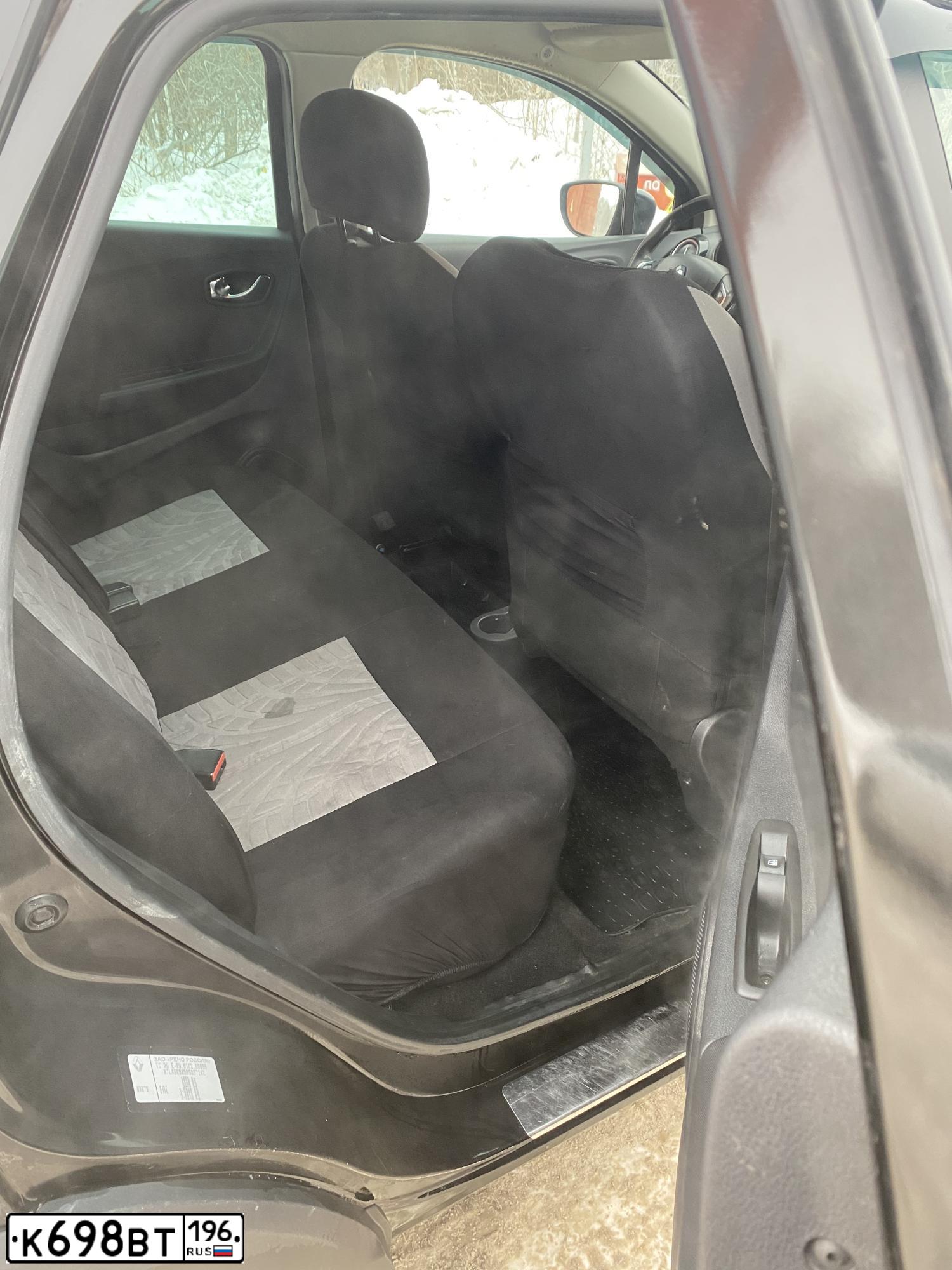 Фото автомобиля RENAULT KAPTUR, 2017 — госномер Р713АЕ32. Цвет: ЧЕРНЫЙ