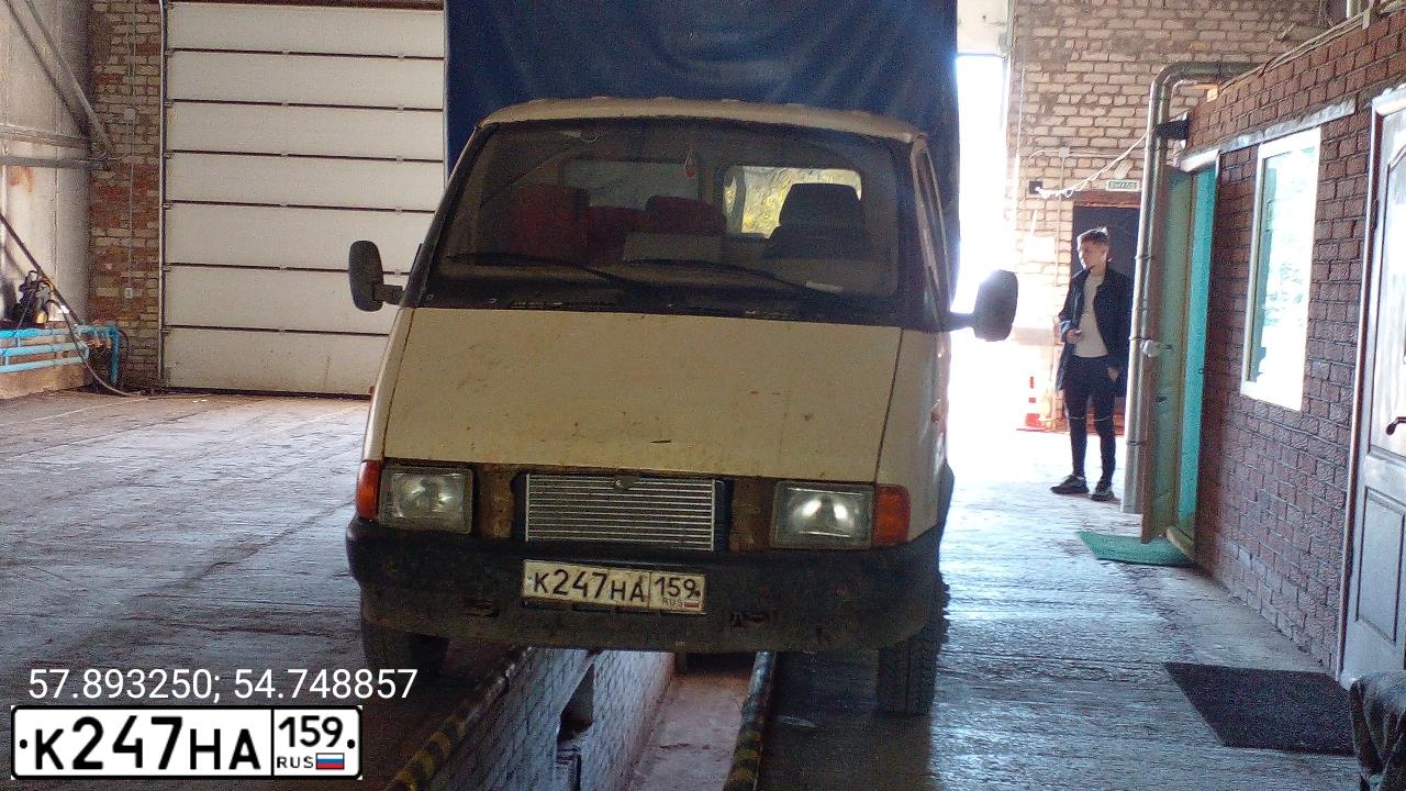 Фото автомобиля GAZ 3302 GAZEL, 2002 — госномер О814ВА59. Цвет: ЖЕЛТО-БЕЛЫЙ
