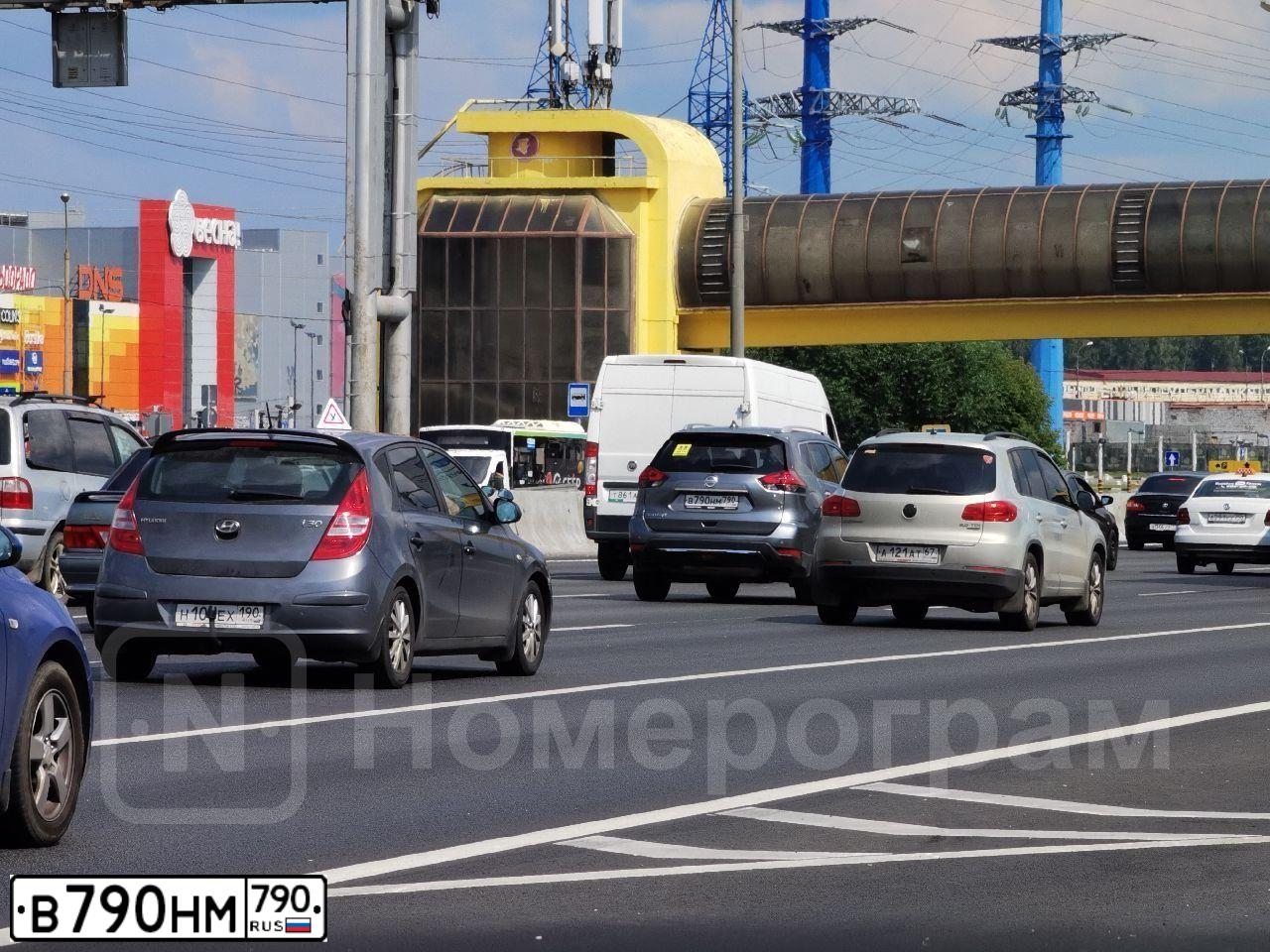 Фото автомобиля KIA SPORTAGE, 2013 — госномер А880ЕХ57. Цвет: Коричневый