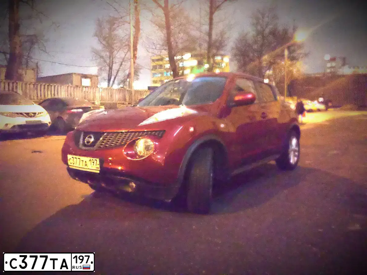 Фото автомобиля NISSAN JUKE, 2012 — госномер С377ТА197. Цвет: Красный