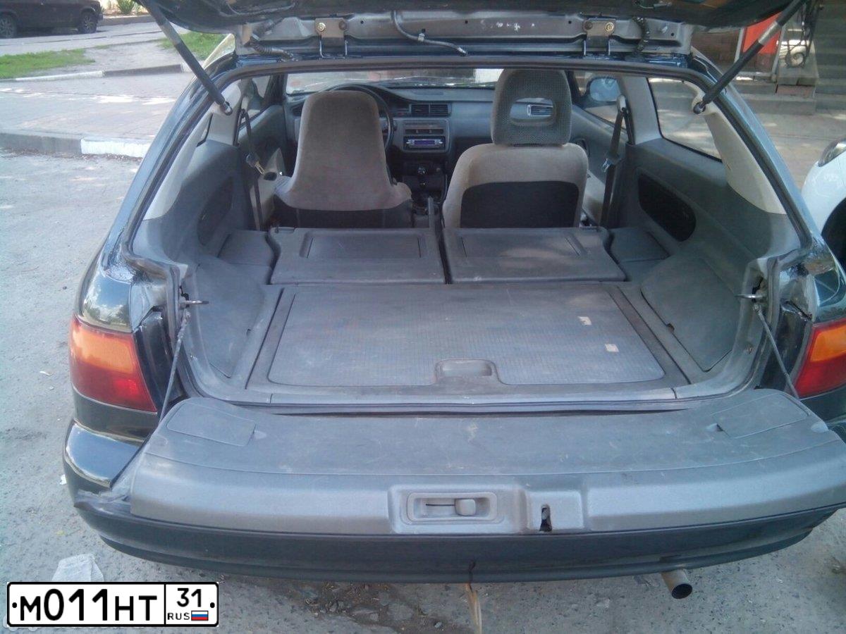 Фото автомобиля HONDA CIVIC, 1992 — госномер В821СМ123. Цвет: Серый