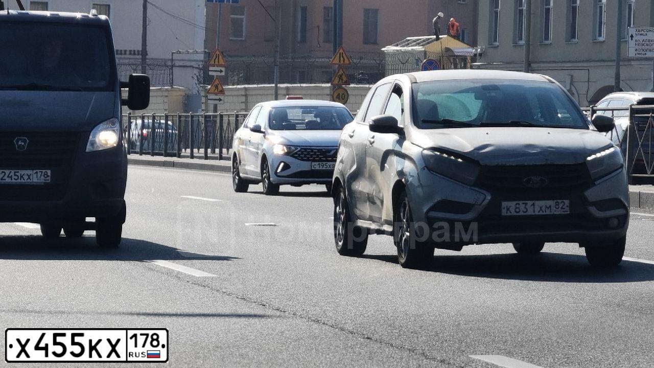 Фото автомобиля VOLKSWAGEN POLO, 2017 — госномер Х455КХ178. Цвет: Белый