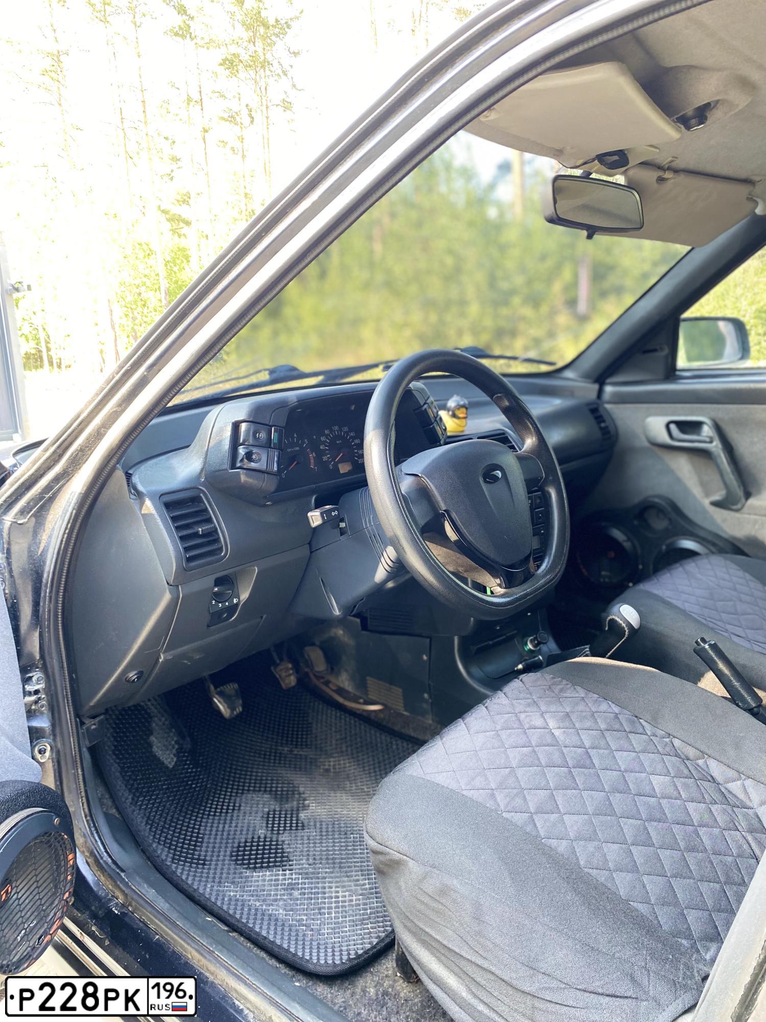 Фото автомобиля LADA 2112 LADA, 2006 — госномер Р228РК196. Цвет: ЧЕРНЫЙ