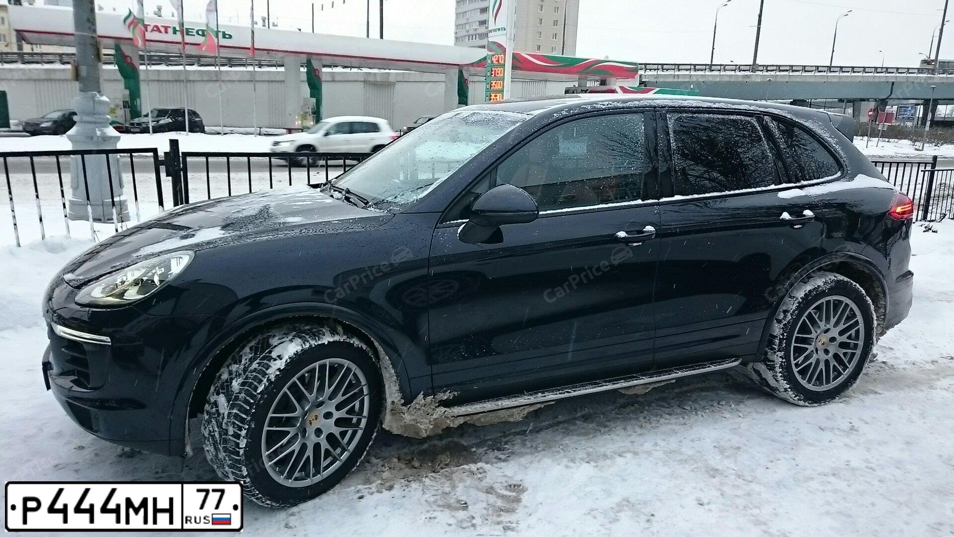 Фото автомобиля AUDI Q7, 2010 — госномер Р444МН77. Цвет: Коричневый