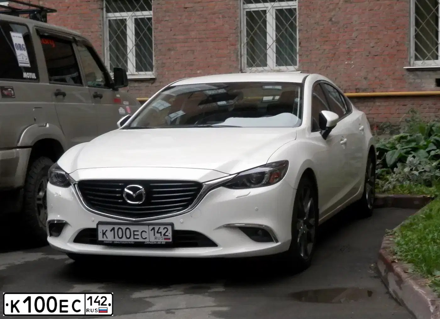 Фото автомобиля MAZDA 6, 2016 — госномер К100ЕС142. Цвет: БЕЛЫЙ ПЕРЛАМУТР