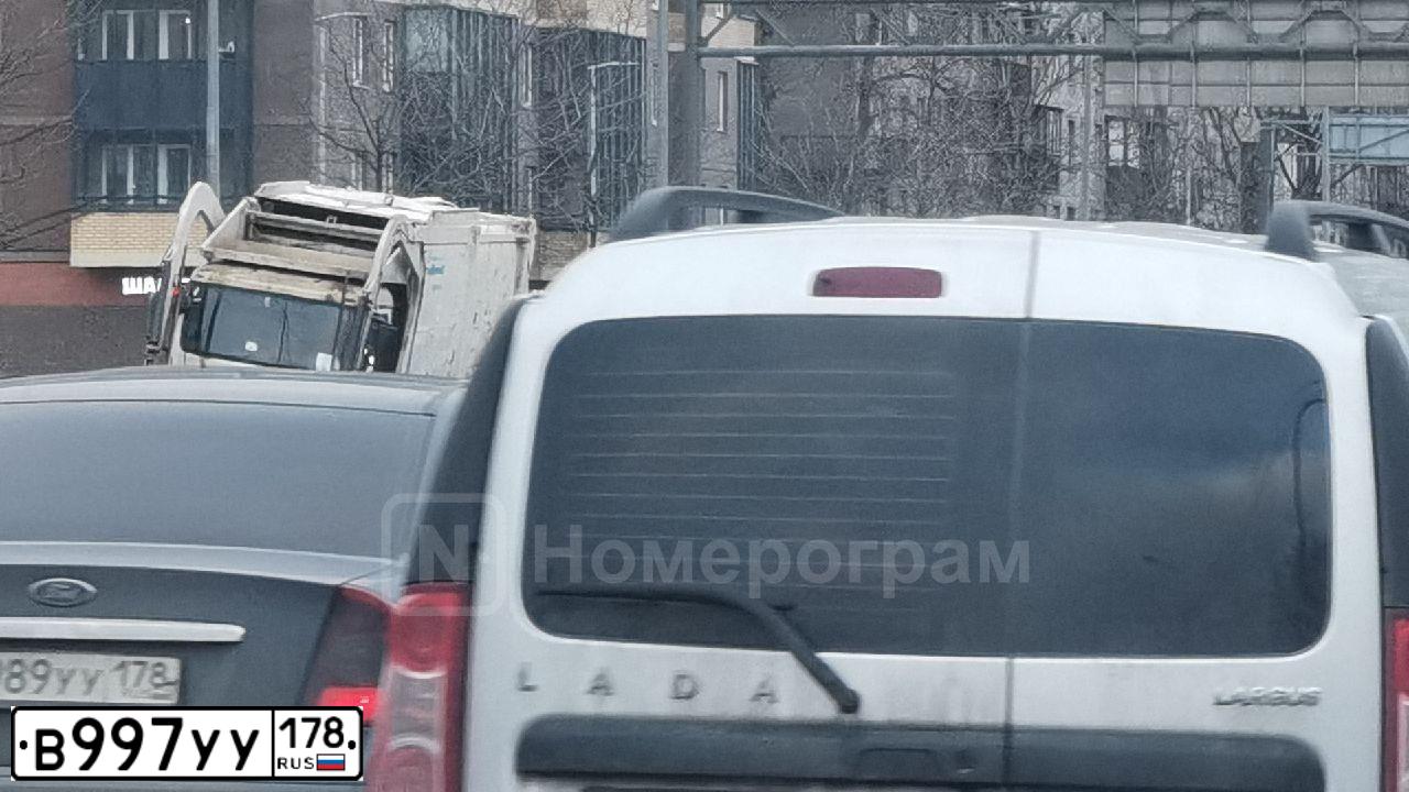 Фото автомобиля LADA 1118 KALINA, 2007. Цвет: БЕЖЕВО-СЕРЫЙ