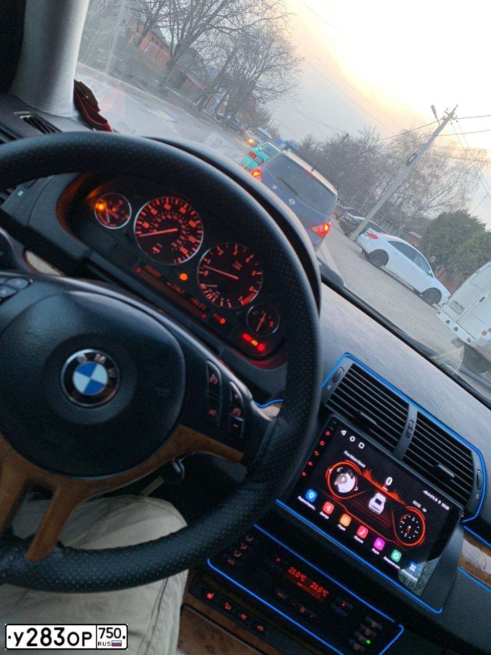 Фото автомобиля BMW X5, 2002 — госномер М882ЕР774. Цвет: ЧЕРНЫЙ