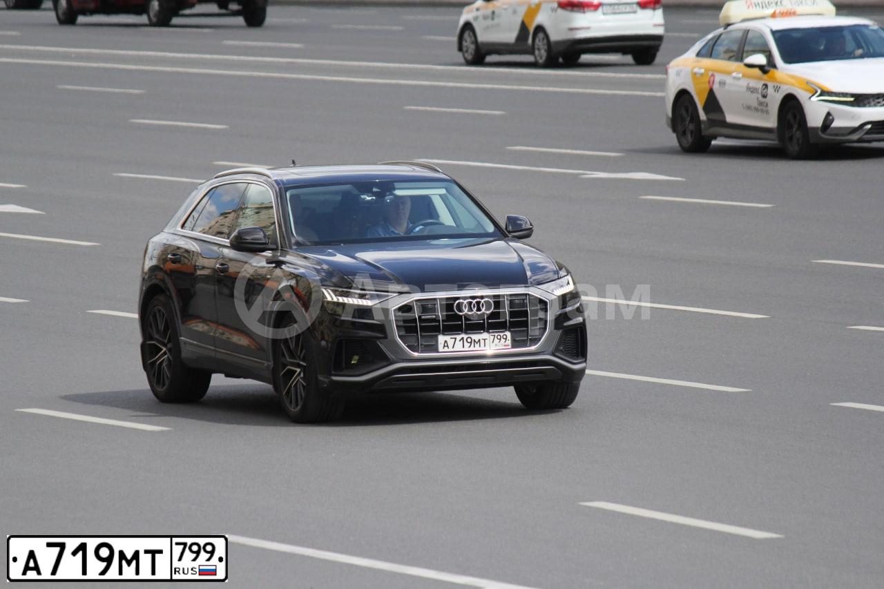 Фото автомобиля AUDI Q8, 2018 — госномер А719МТ799. Цвет: ЧЕРНЫЙ