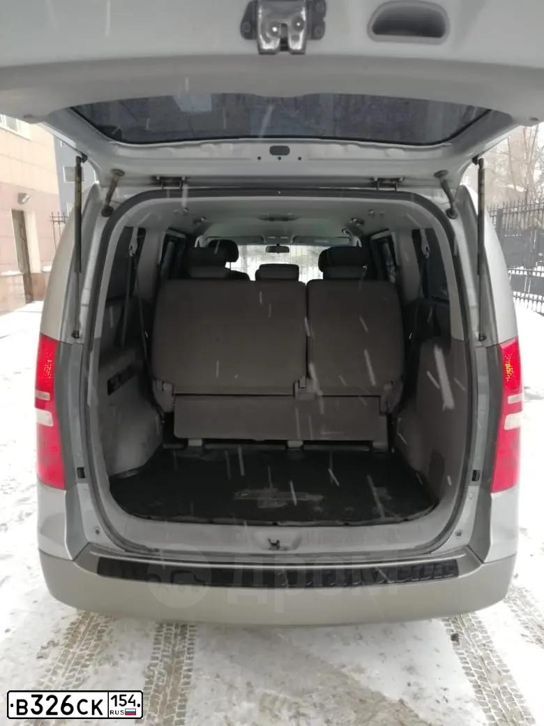Фото автомобиля HYUNDAI H-1, 2012 — госномер А505СВ155. Цвет: СЕРЕБРИСТЫЙ