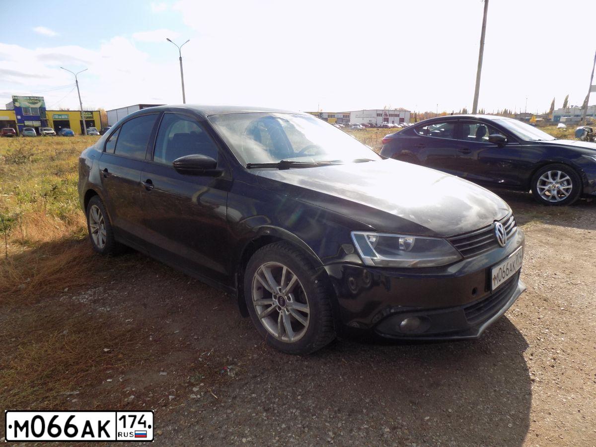Фото автомобиля VOLKSWAGEN JETTA, 2013 — госномер А151ХХ196. Цвет: ЧЕРНЫЙ