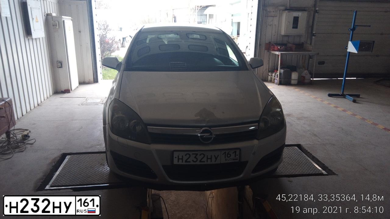 Фото автомобиля OPEL ASTRA, 2006 — госномер Н232НУ161. Цвет: СЕРЕБРИСТЫЙ