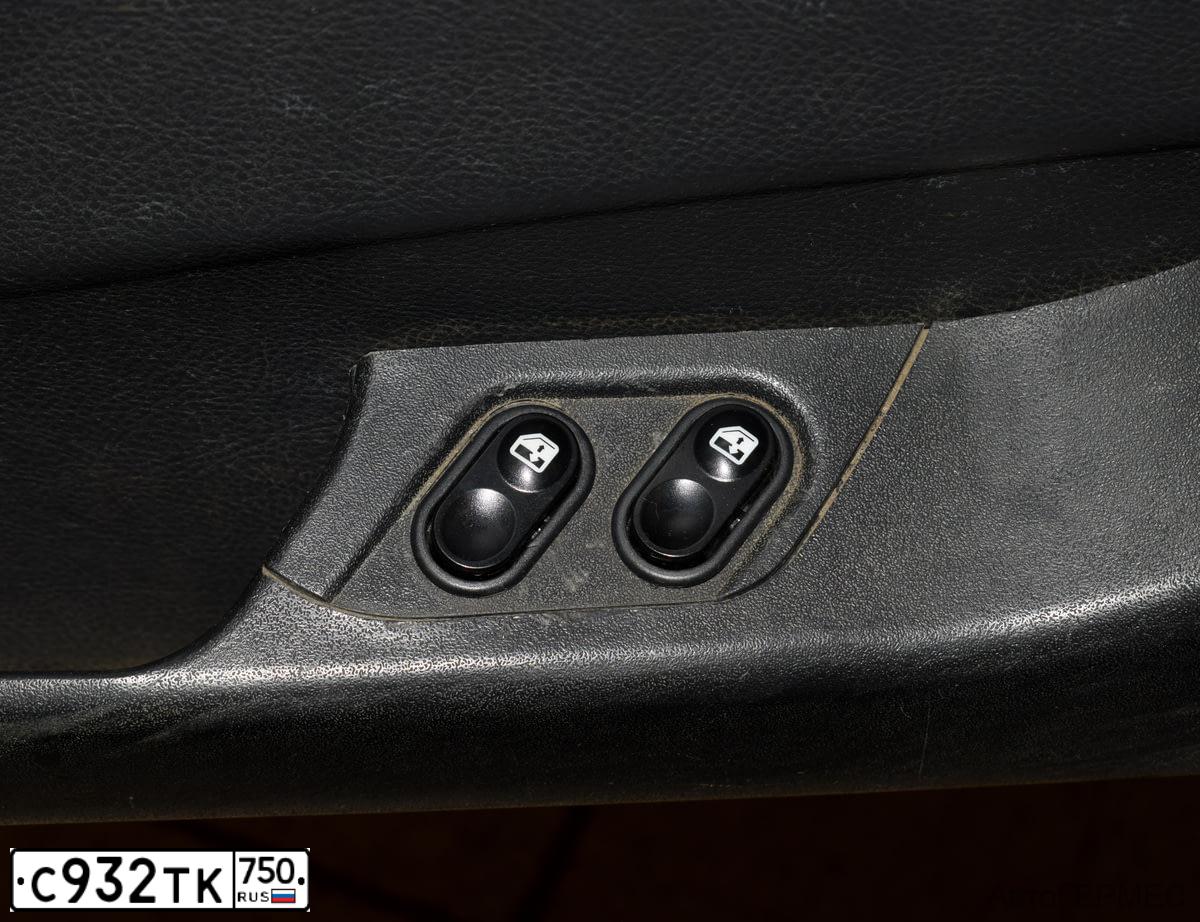 Фото автомобиля ЛАДА 211440 LADA SAMARA, 2011 — госномер М543УЕ164. Цвет: СРЕДНИЙ СЕРО-ЗЕЛЕНЫЙ МЕТ.