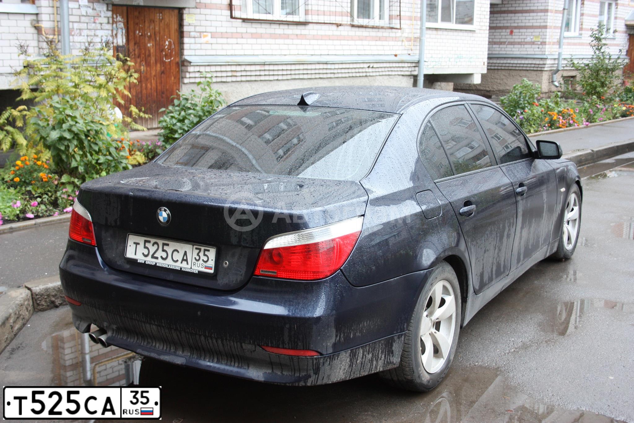 Фото автомобиля BMW 525I, 2004 — госномер У849УА790. Цвет: Темно-синий