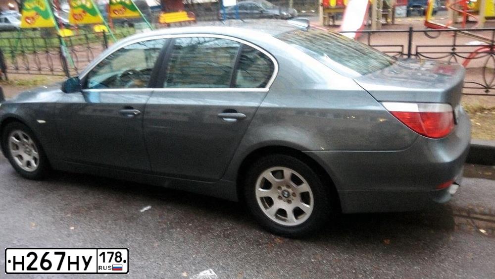 Фото автомобиля BMW SERIE 5, 2006 — госномер А031РН198. Цвет: Серый