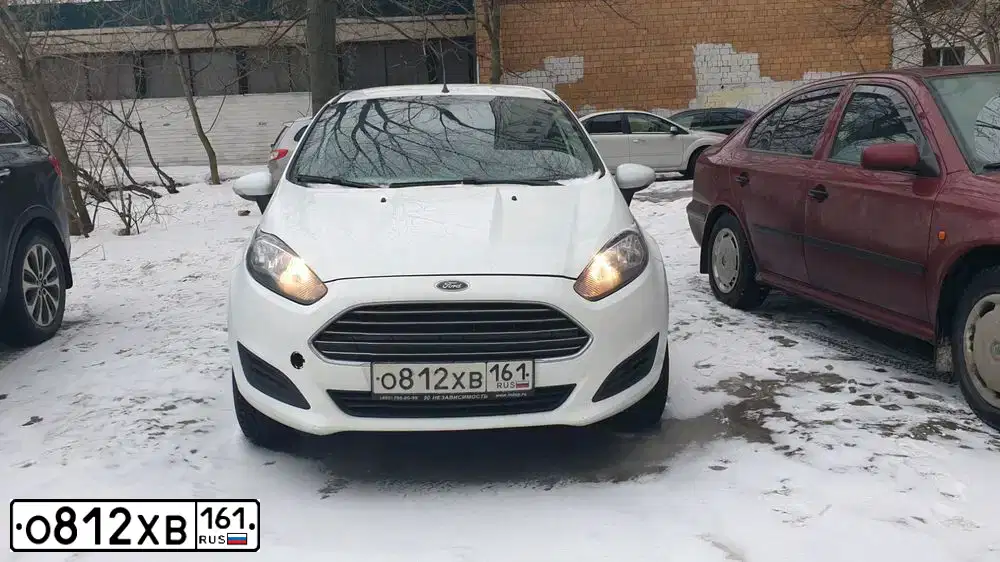 Фото автомобиля FORD FIESTA  ASPIRE, 2016 — госномер М462АН761. Цвет: Белый