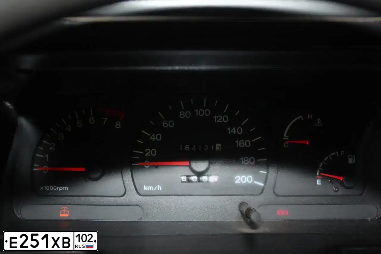 Фото автомобиля DAEWOO NEXIA, 2008 — госномер Е251ХВ102. Цвет: ПЕРЛАМУТРОВО-СЕРЕБРИСТЫЙ