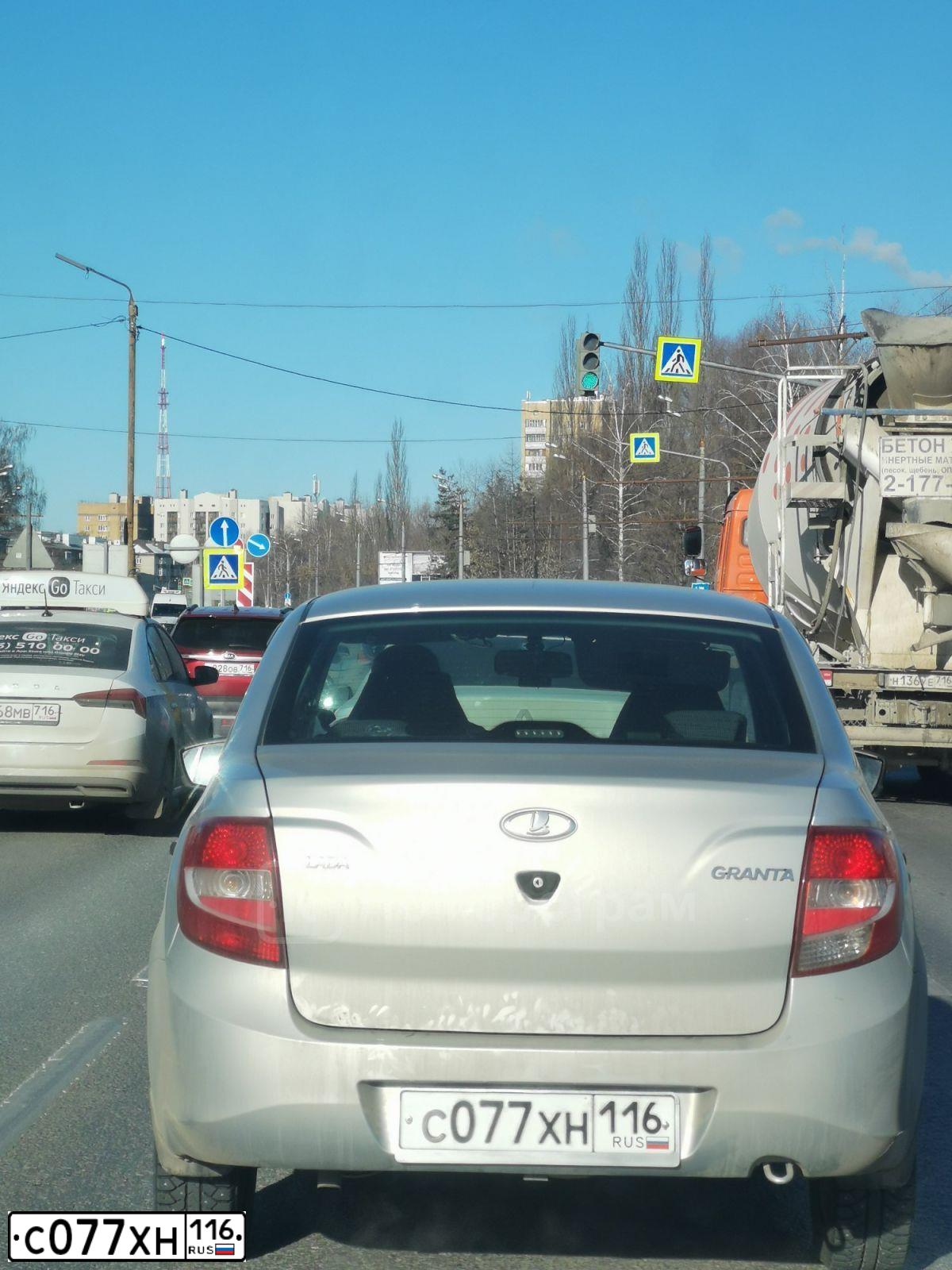 Фото автомобиля LADA 2190 GRANTA, 2018 — госномер Н899ОК702. Цвет: Серебристый