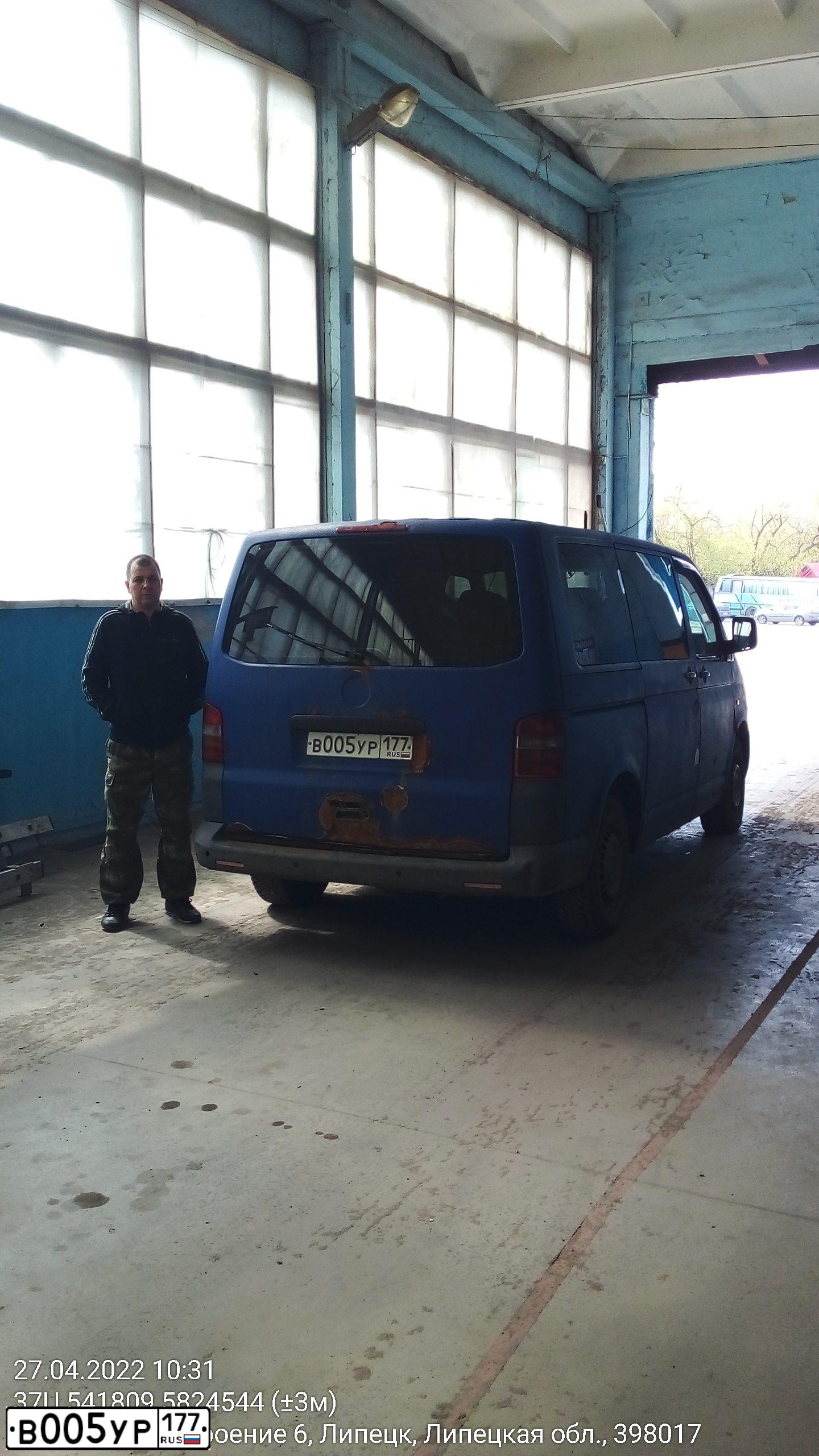 Фото автомобиля VOLKSWAGEN TRANSPORTER, 2006 — госномер Р669ТК40