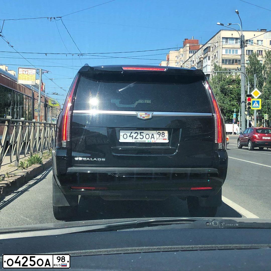 Фото автомобиля LADA 2110, 2001 — госномер О425ОА98. Цвет: Темно-зеленый