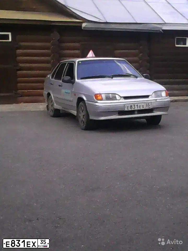 Фото автомобиля LADA 2115 SAMARA, 2010 — госномер Е831ЕХ35. Цвет: СВЕТЛО-СЕРЕБРИСТЫЙ МЕТАЛЛ