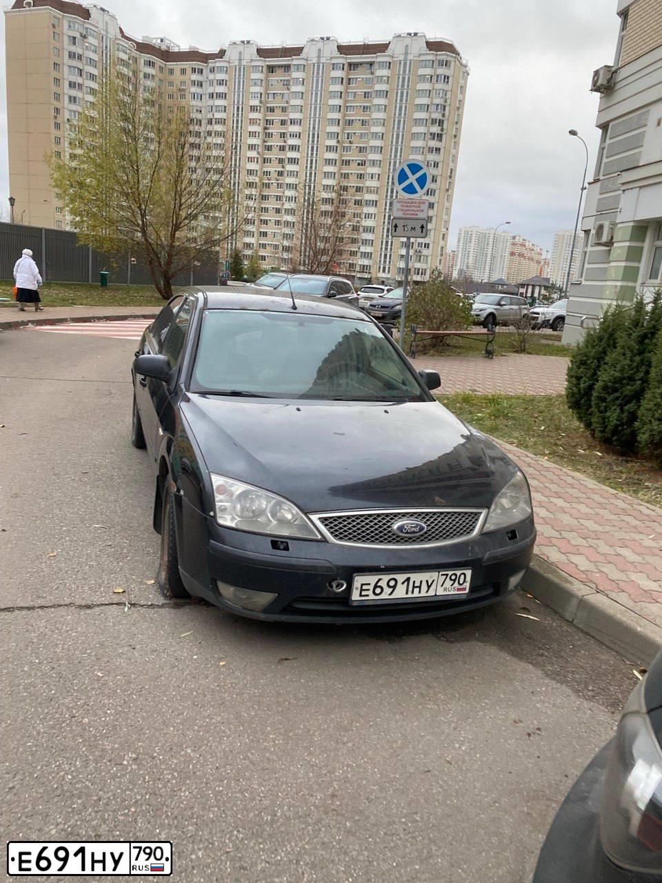 Фото автомобиля FORD MONDEO, 2003 — госномер Е691НУ790. Цвет: ЧЕРНЫЙ