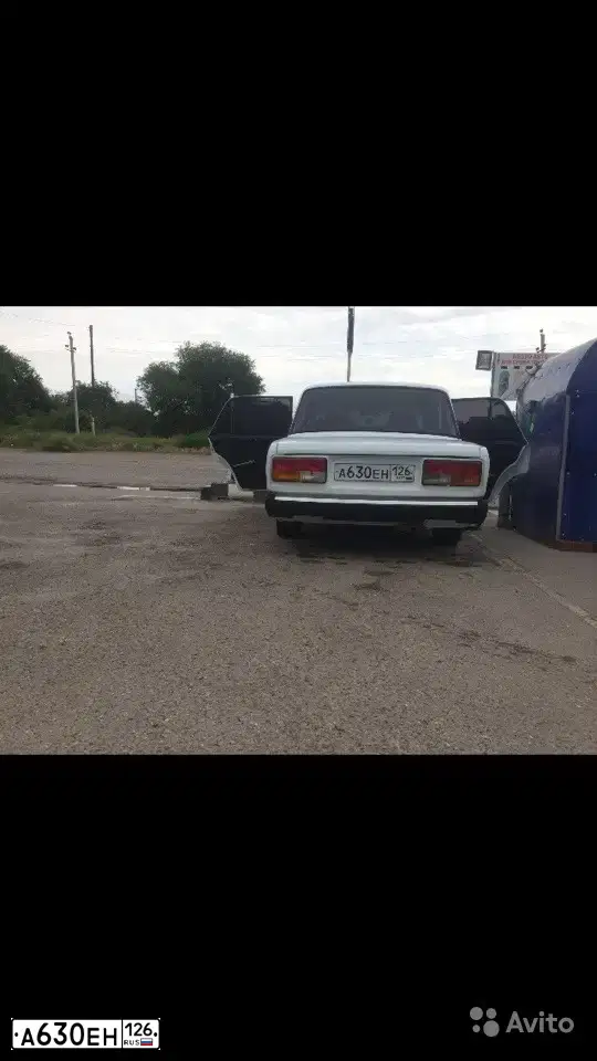 Фото автомобиля LADA 2107, 2001 — госномер О973РМ26. Цвет: ЯРКО-БЕЛЫЙ