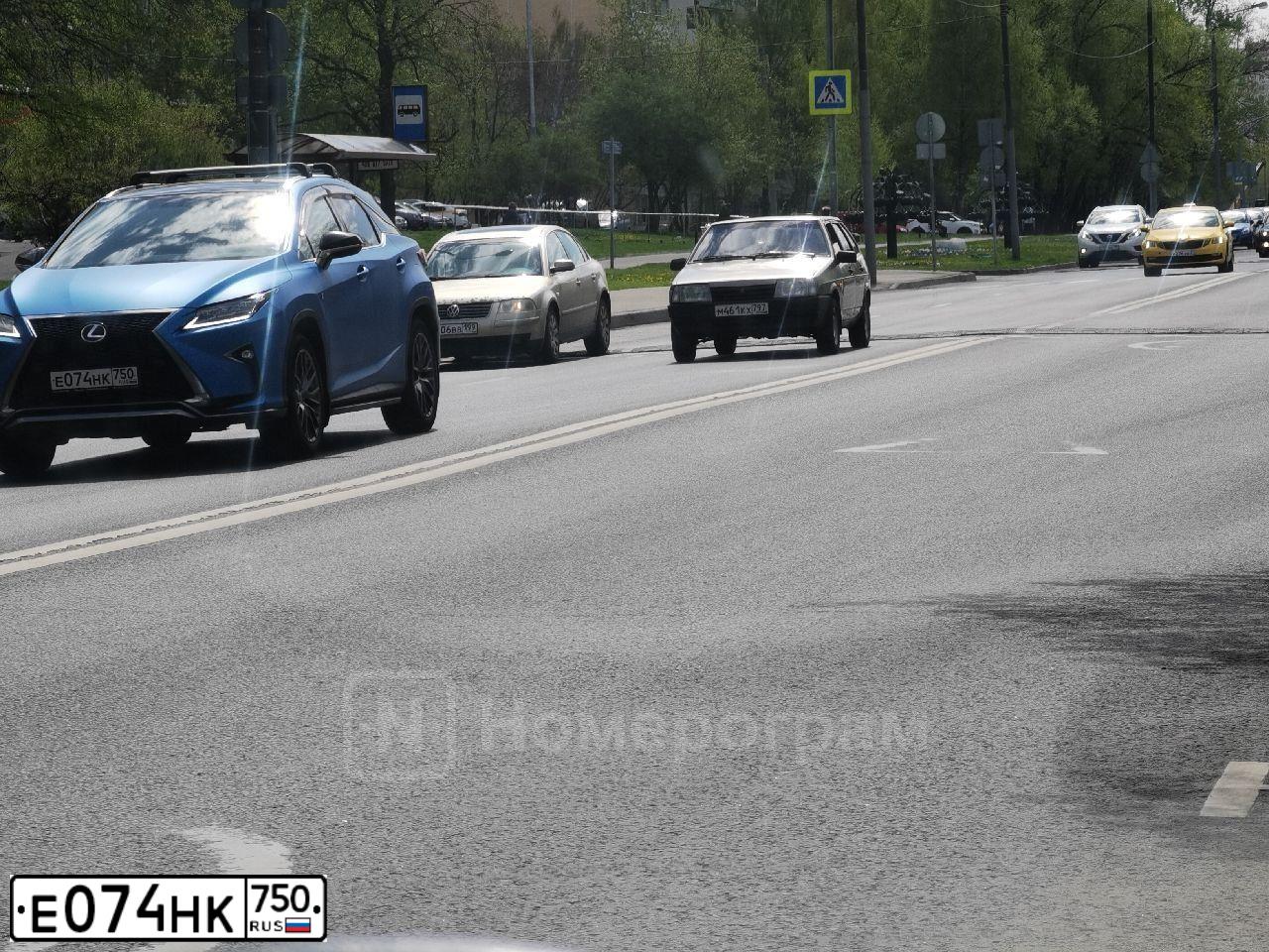 Фото автомобиля LEXUS RX, 2016 — госномер Е074НК750. Цвет: синий