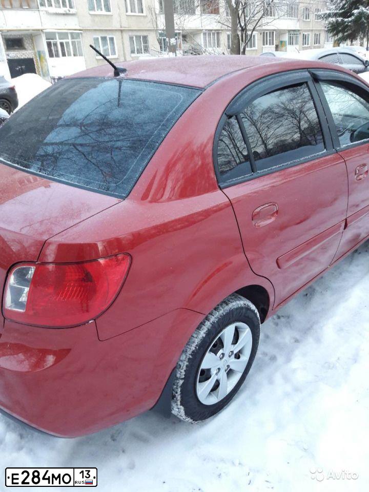 Фото автомобиля KIA RIO, 2010 — госномер У529ХТ790. Цвет: Красный
