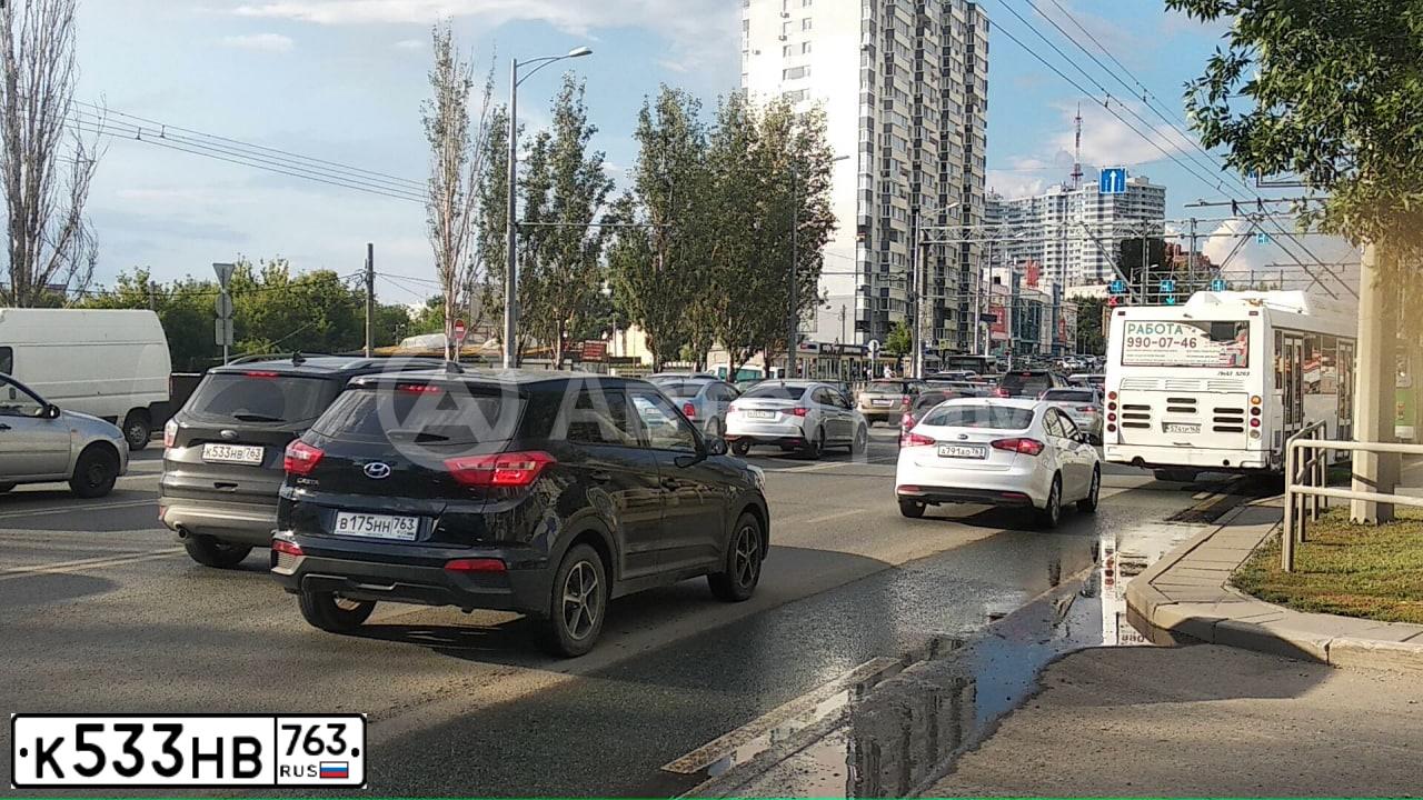Фото автомобиля FORD KUGA, 2017 — госномер К533НВ763. Цвет: ЧЕРНЫЙ