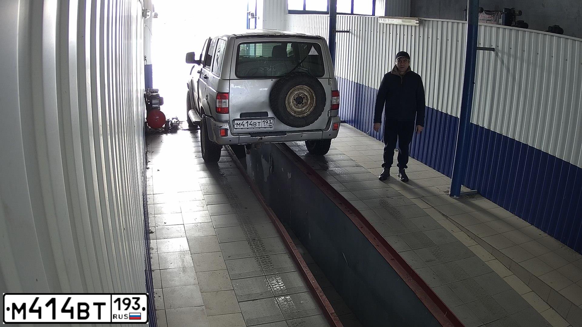 Фото автомобиля UAZ 3164 PATRIOT, 2011 — госномер М414ВТ193. Цвет: Серый