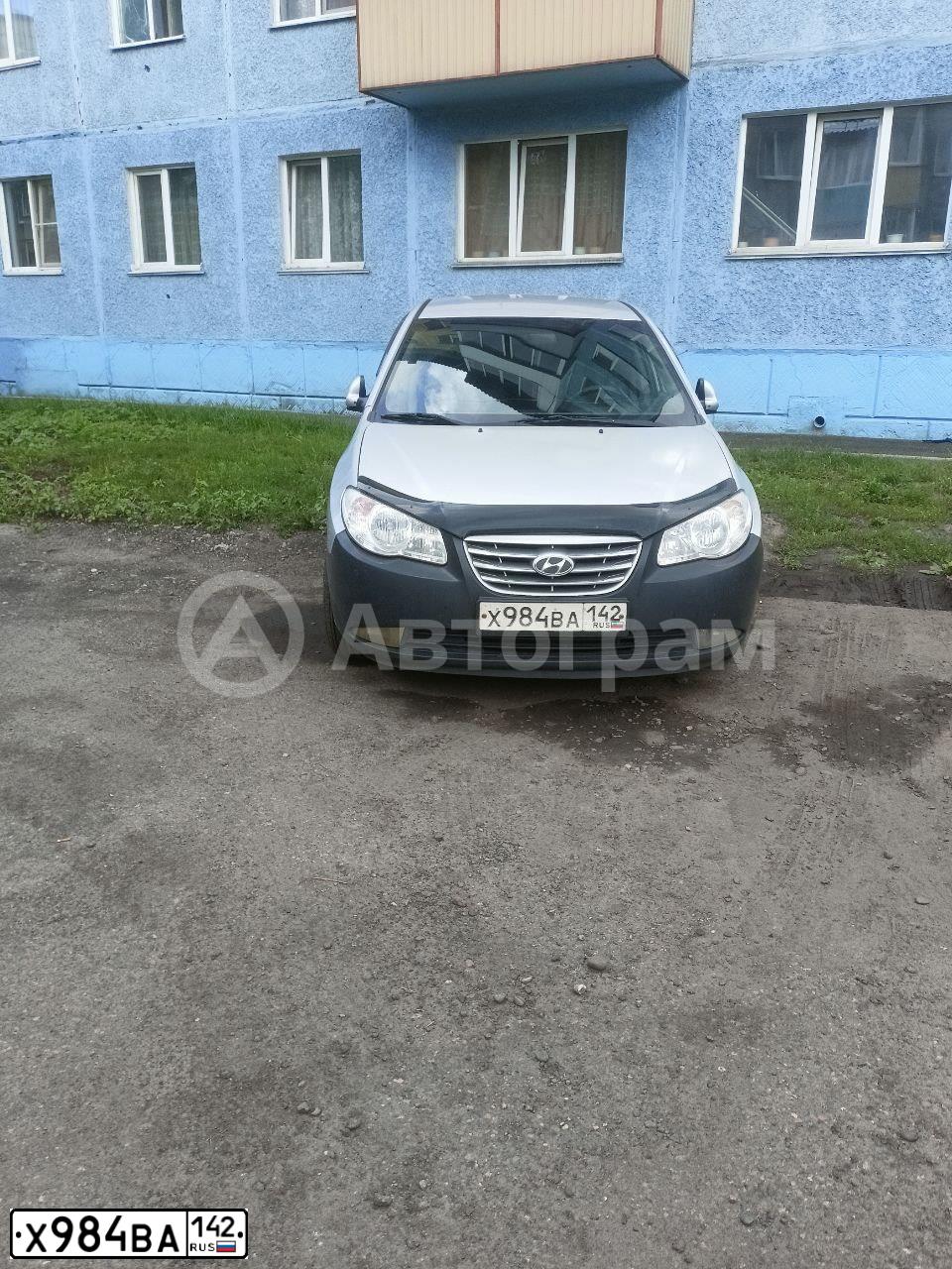 Фото автомобиля HYUNDAI AVANTE, 2010 — госномер Х984ВА142. Цвет: СЕРЫЙ