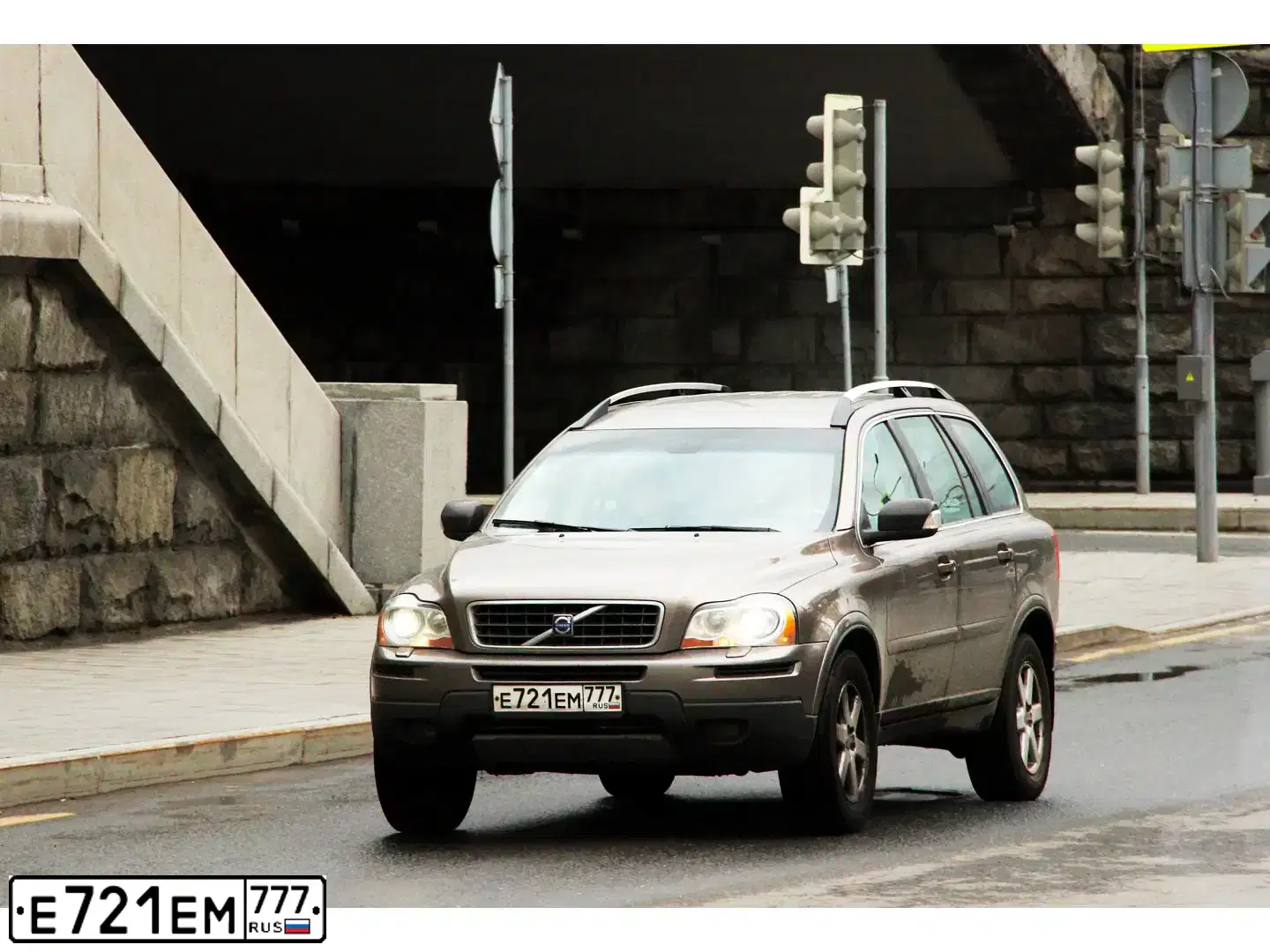 Фото автомобиля VOLVO XC90, 2009 — госномер К427ЕА790. Цвет: КОРИЧНЕВЫЙ СВЕТЛЫЙ