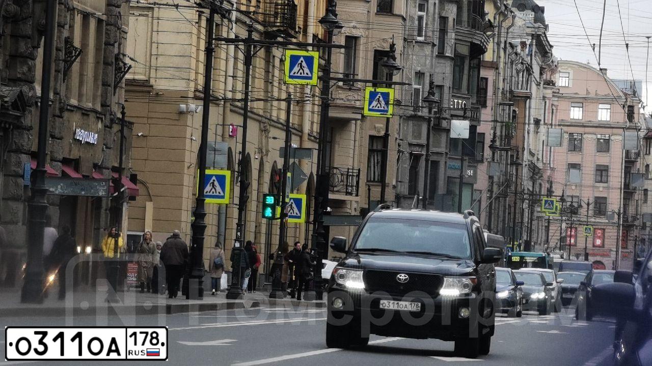 Фото автомобиля FIAT PANDA, 2005 — госномер Н183КТ198. Цвет: Белый