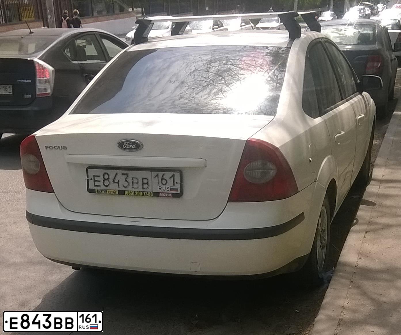 Фото автомобиля FORD FOCUS, 2006 — госномер С542КС761. Цвет: Белый