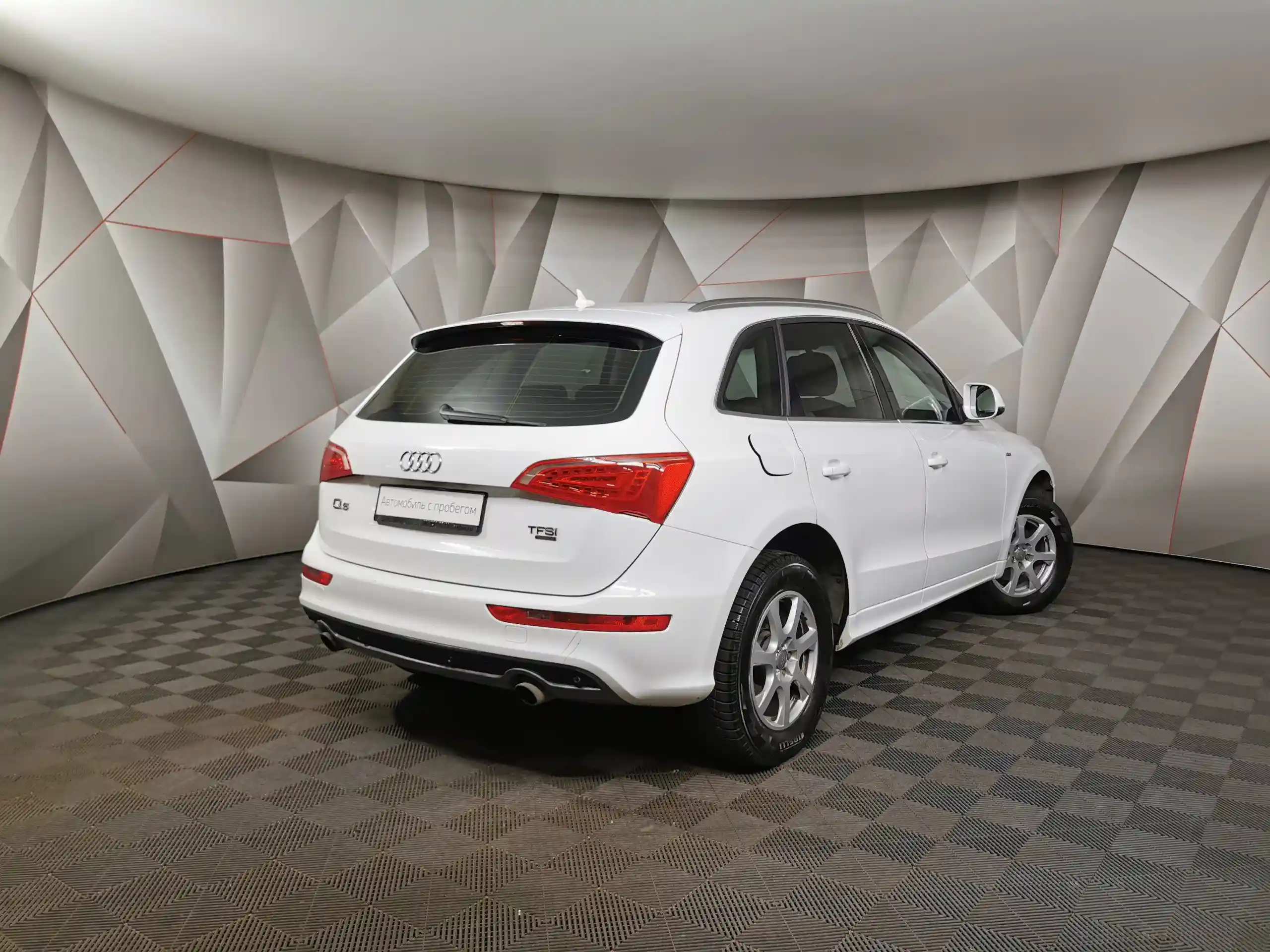 Фото автомобиля AUDI Q5, 2010 — госномер А608НВ180. Цвет: Белый