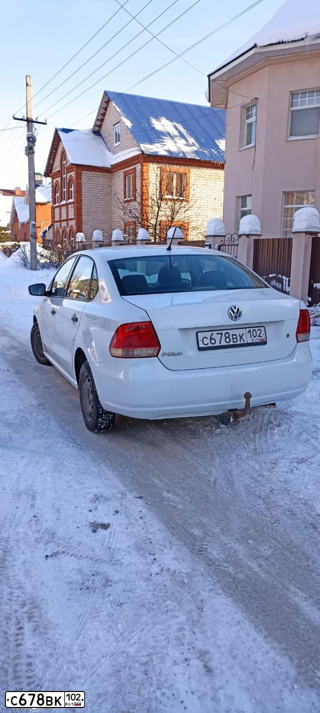 Фото автомобиля VOLKSWAGEN POLO, 2014 — госномер С678ВК102. Цвет: Белый
