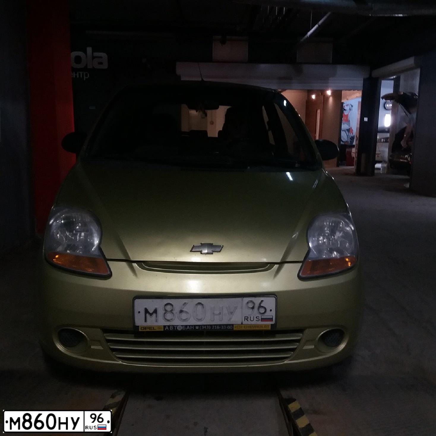 Фото автомобиля CHEVROLET SPARK, 2007 — госномер М860НУ96. Цвет: ЖЕЛТЫЙ