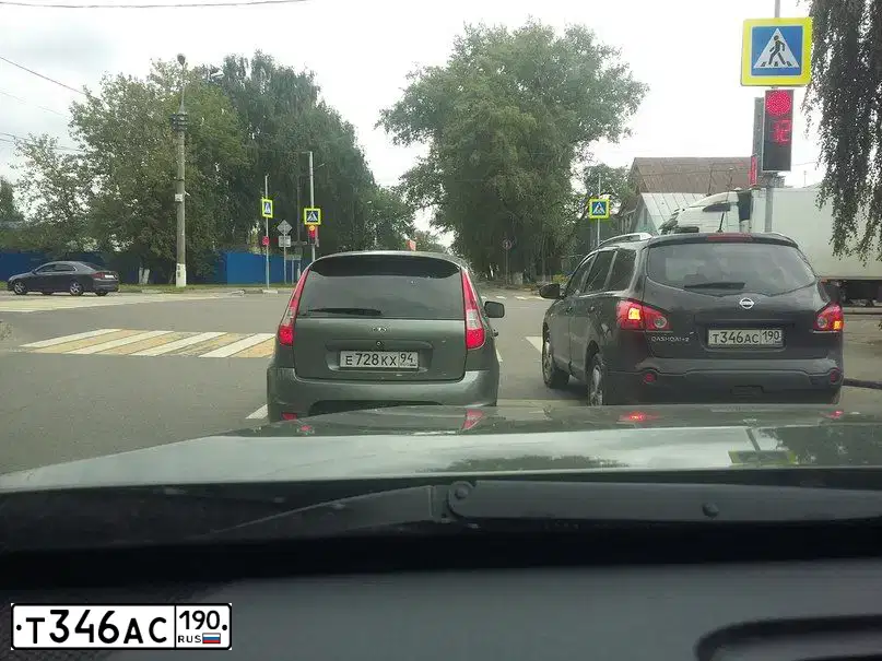 Фото автомобиля NISSAN QASHQAI, 2009 — госномер Т346АС190. Цвет: ФИОЛЕТОВЫЙ