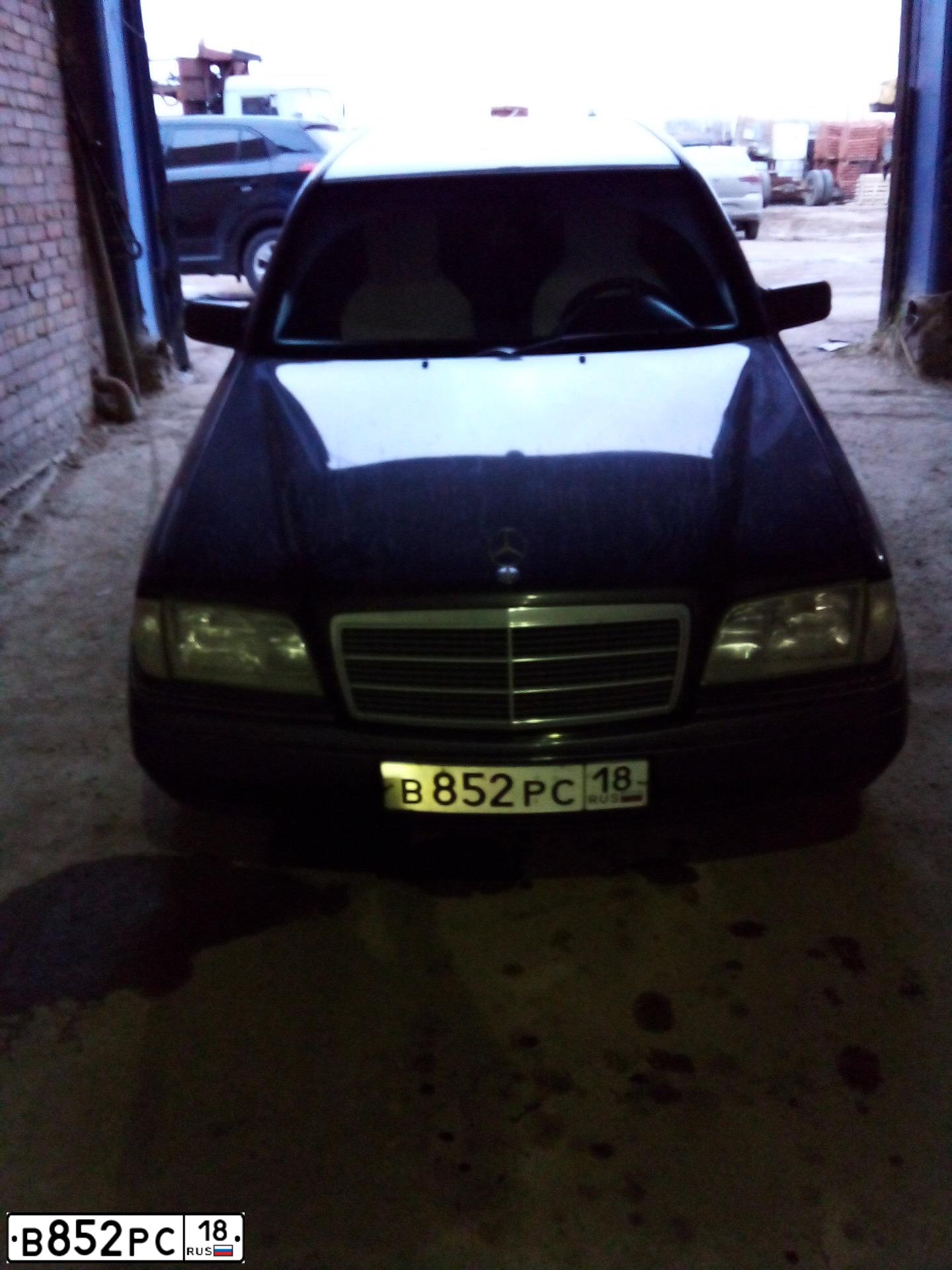 Фото автомобиля MERCEDES C-KLASSE, 1994 — госномер В852РС18. Цвет: ФИОЛЕТОВЫЙ