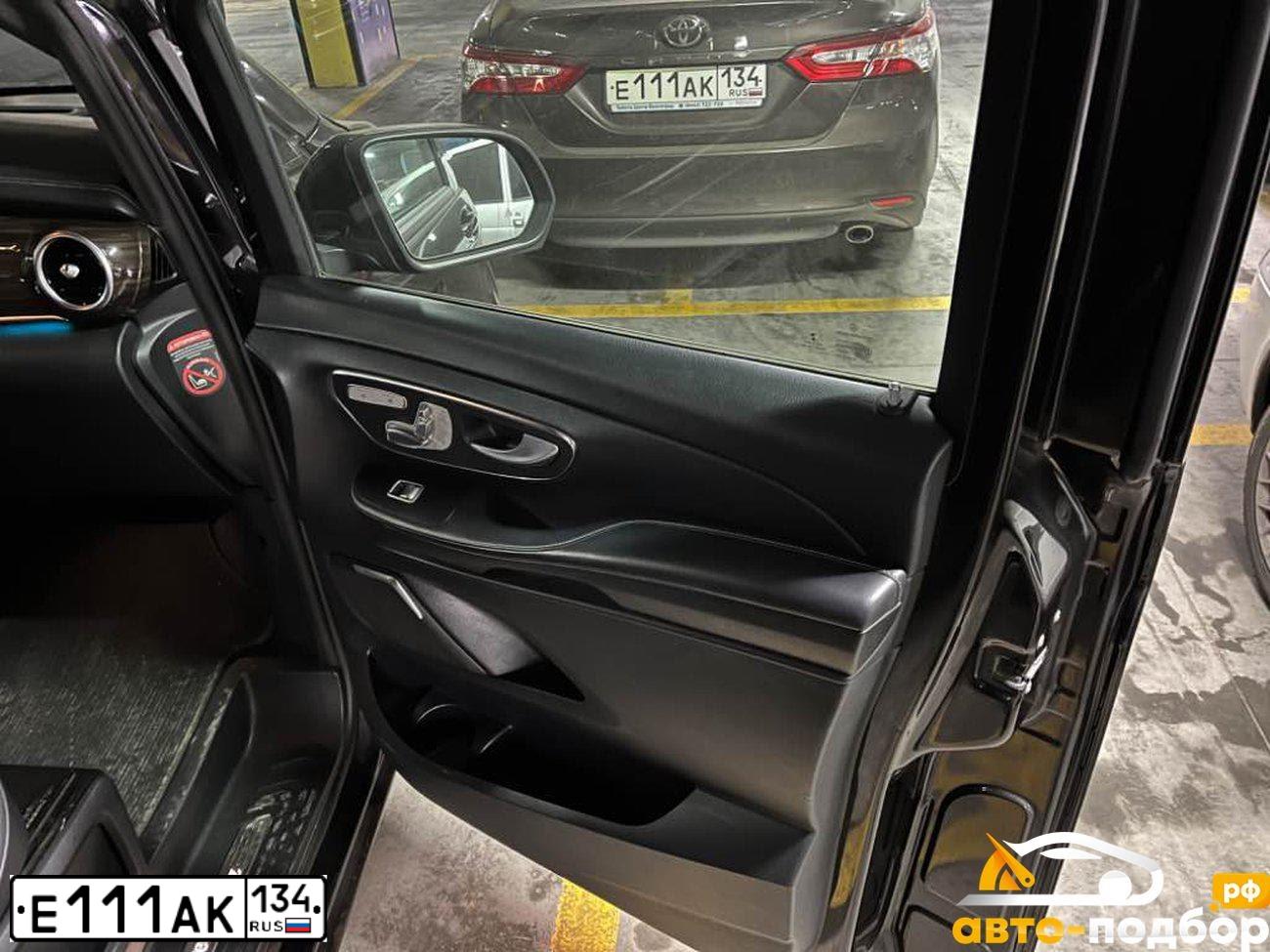 Фото автомобиля TOYOTA CAMRY, 2019 — госномер Н475НС134. Цвет: Серо-коричневый металлик