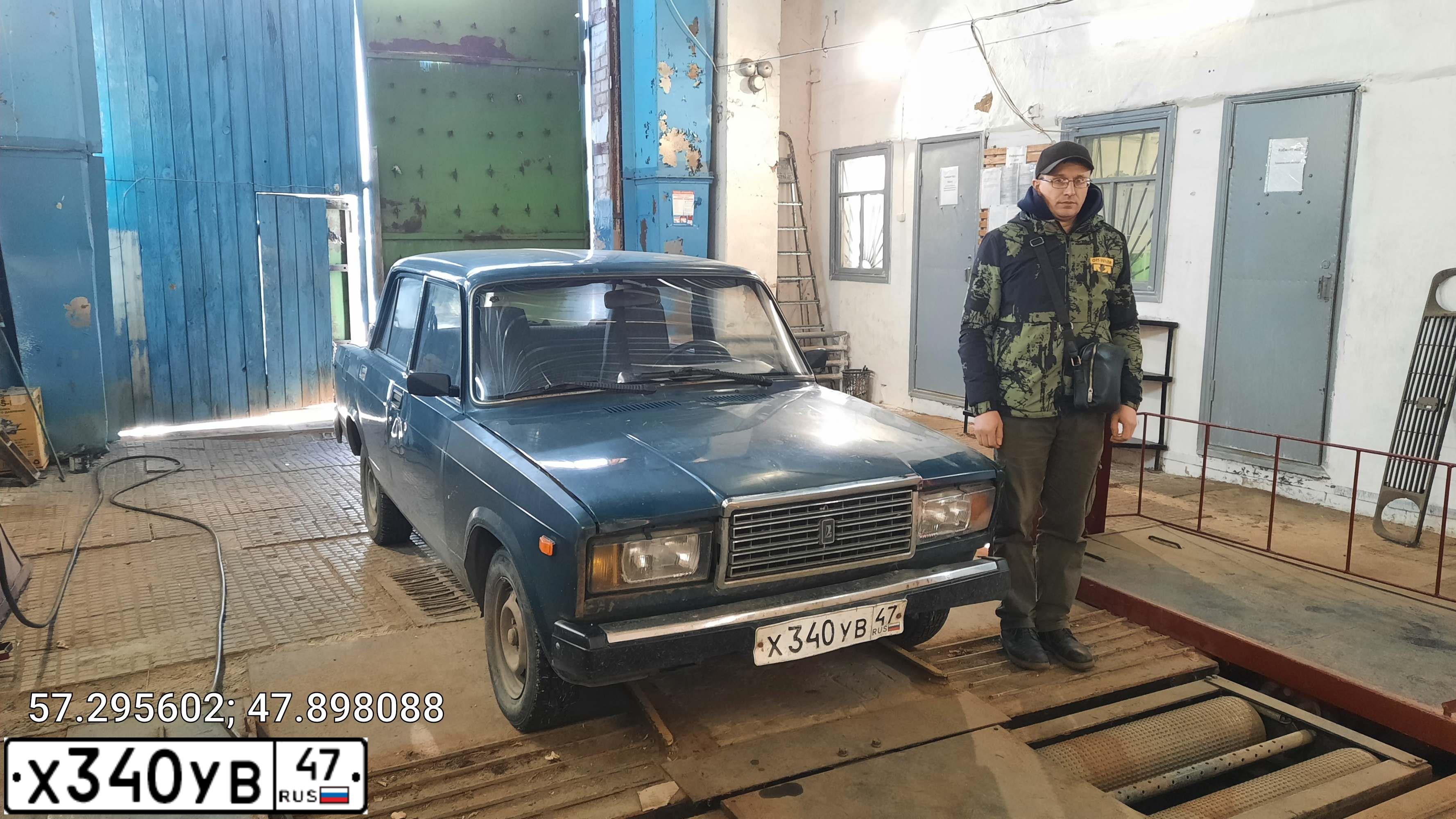 Фото автомобиля LADA 2107, 2004 — госномер В726УК43. Цвет: СИНЕ-ЗЕЛЕНЫЙ