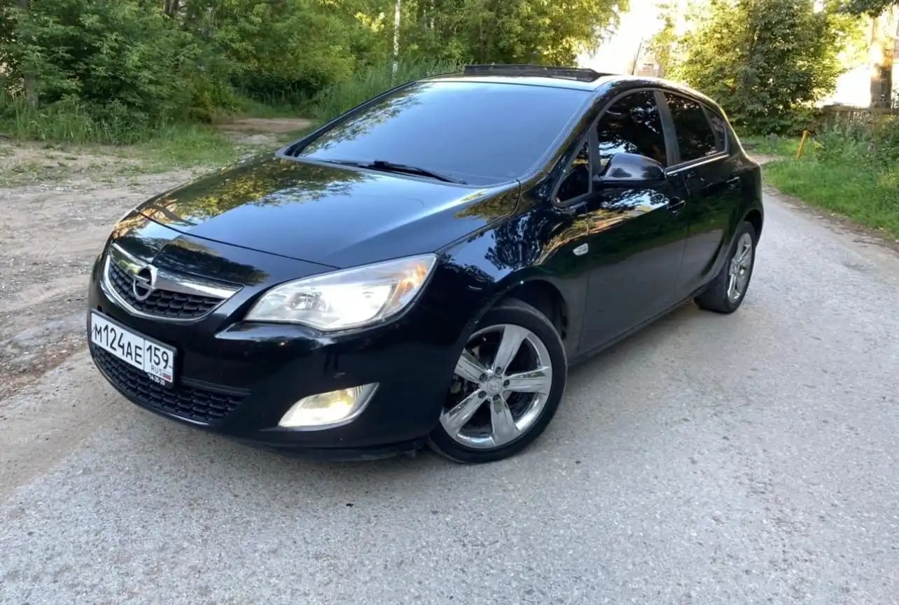 Фото автомобиля OPEL ASTRA, 2011 — госномер С158ВР159. Цвет: ЧЕРНЫЙ