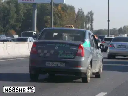 Фото автомобиля RENAULT LOGAN, 2012 — госномер М686МВ190. Цвет: синий