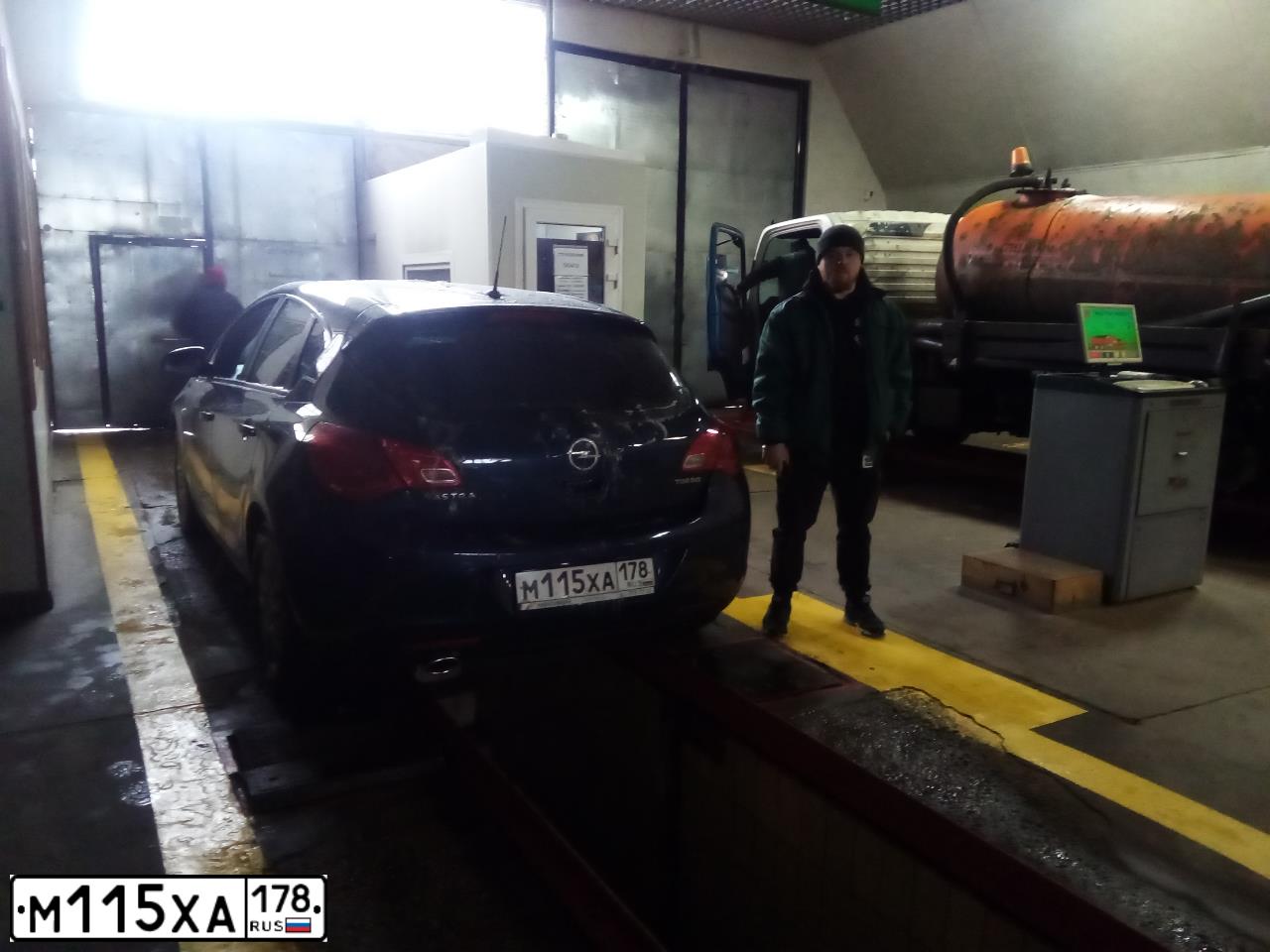 Фото автомобиля OPEL ASTRA, 2012 — госномер Е065ЕО147. Цвет: СИНИЙ МЕТАЛЛИК