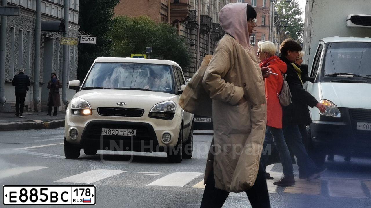 Фото автомобиля HYUNDAI IX35, 2010 — госномер Н159ЕС550. Цвет: ЧЕРНЫЙ