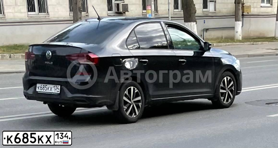 Фото автомобиля VOLKSWAGEN POLO, 2021 — госномер К685КХ134. Цвет: ЧЕРНЫЙ