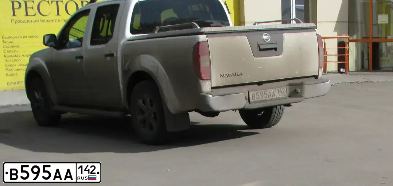 Фото автомобиля TOYOTA LANDCRUISER, 2018 — госномер В595АА142. Цвет: ЧЕРНЫЙ