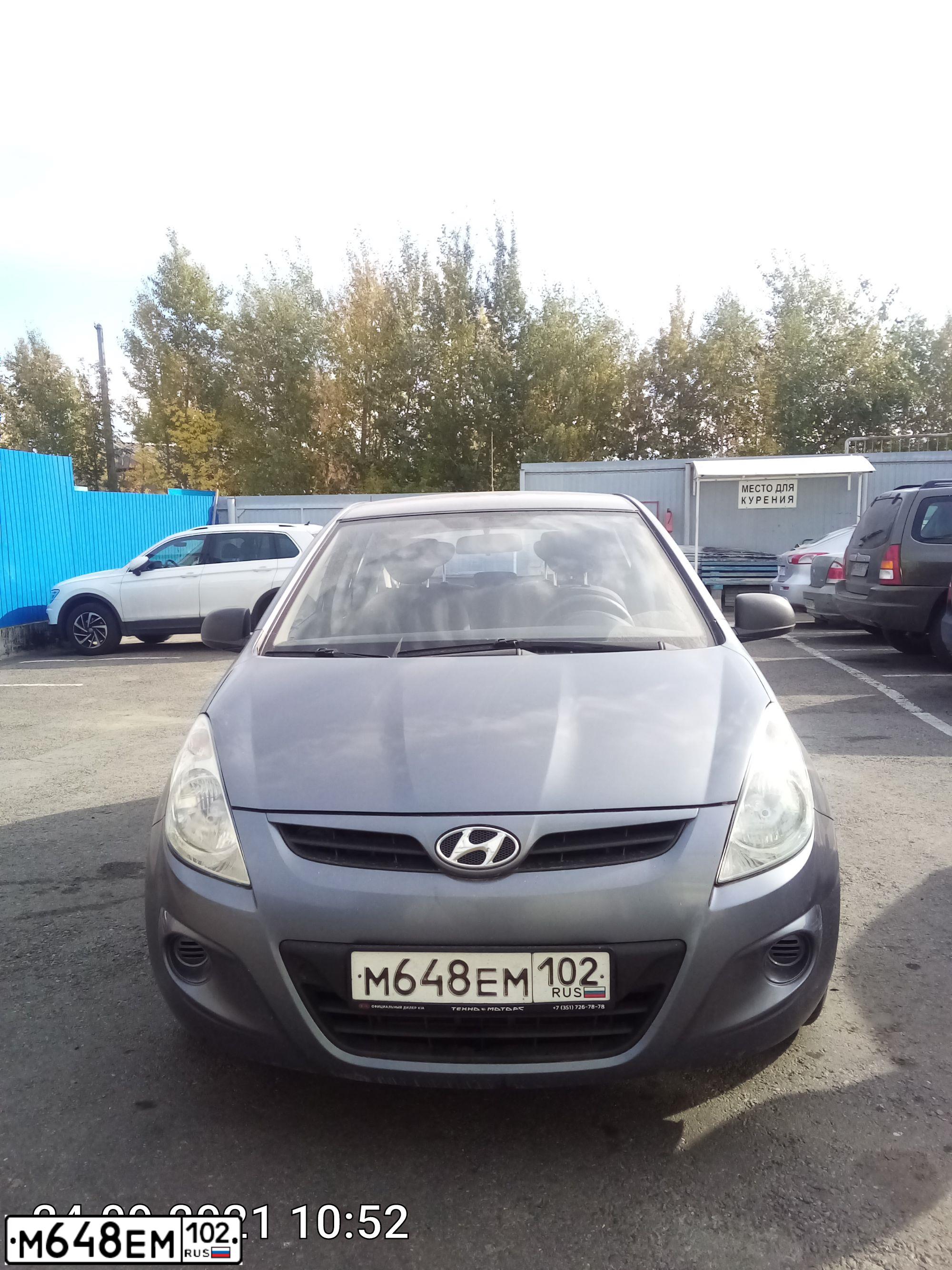 Фото автомобиля HYUNDAI I20, 2009 — госномер М648ЕМ102. Цвет: ТЕМНО-СЕРЫЙ
