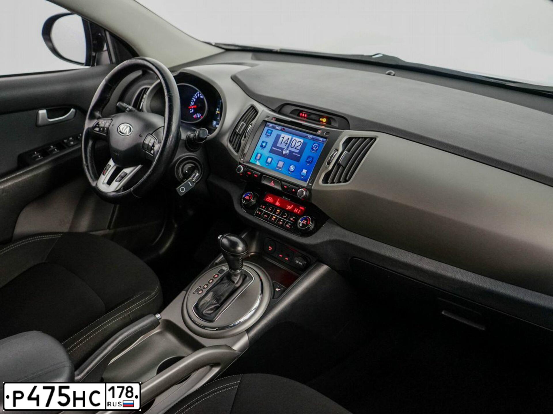 Фото автомобиля KIA SPORTAGE, 2014 — госномер А947СХ147. Цвет: ЧЕРНЫЙ ПЕРЛАМУТР